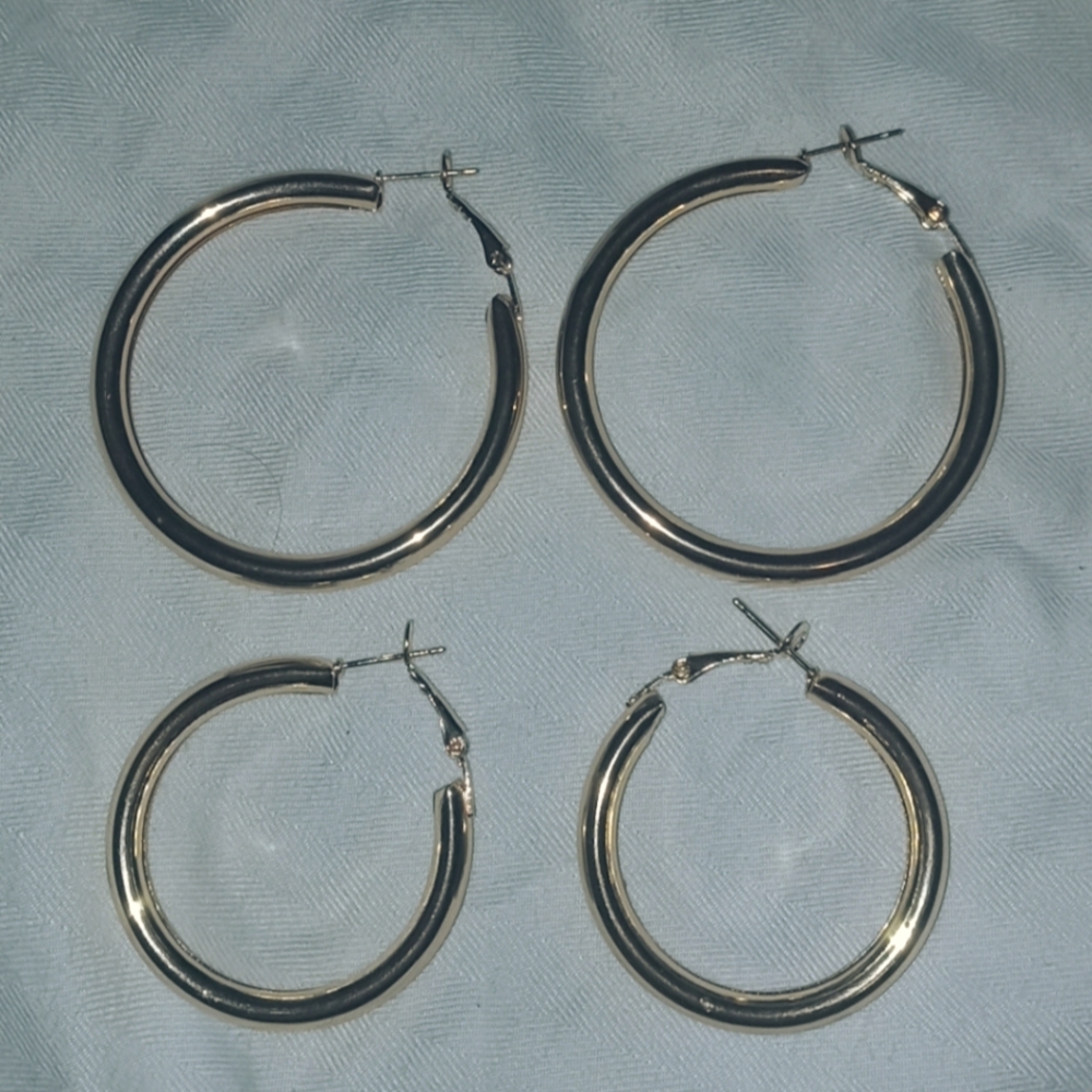 Gold hoop earings
